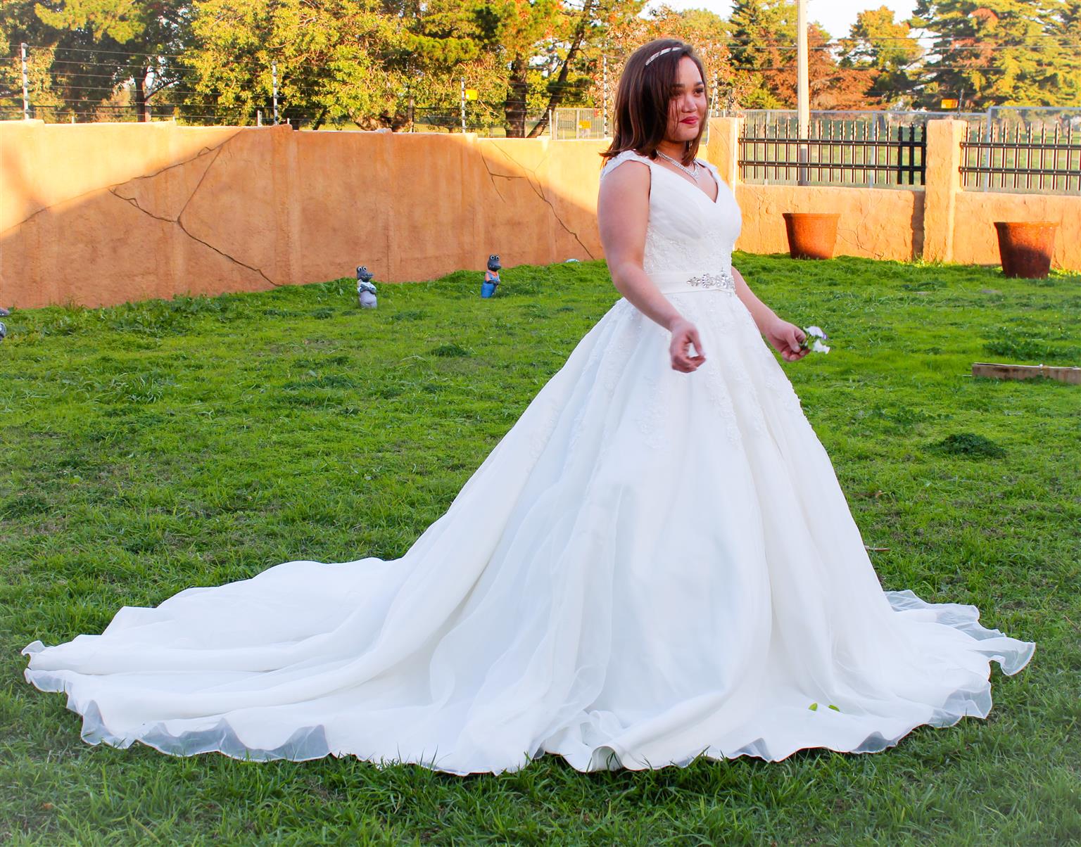  AFFORDABLE  WEDDING  DRESSES  FOR HIRE  Junk Mail