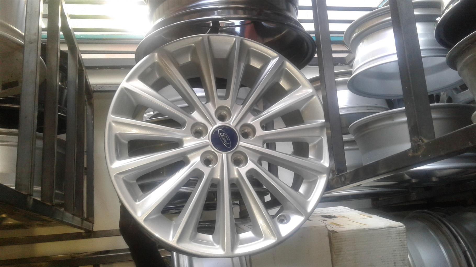 Ford Focus mag Rims size 17inch aset there still in good 